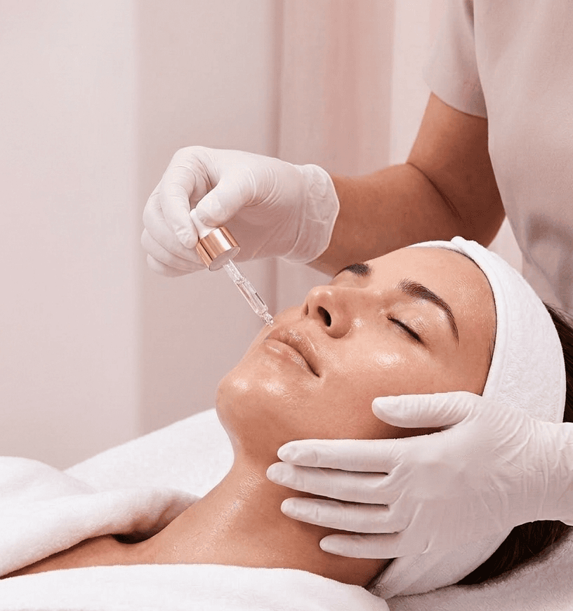 Cosmetică și Stilizare Sprâncene la Beauty Secret București